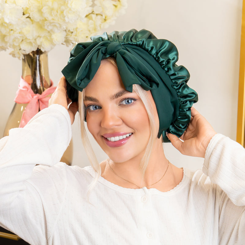 Blissy Bow Bonnet - Emerald - Emerald Blissy Bow Bonnet Close-Up ā Blissy 22 Momme Silk