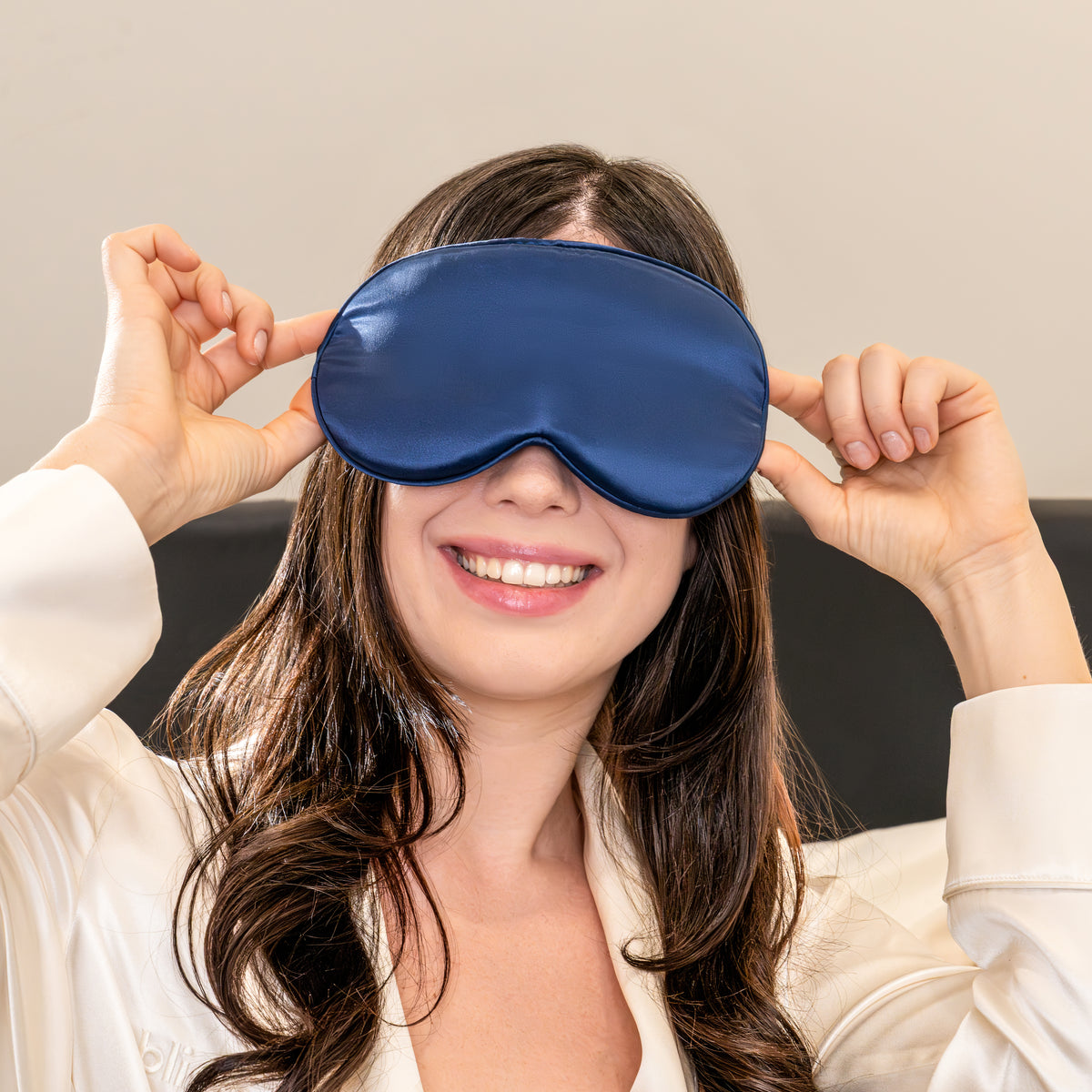 Blissy Blue Silk Sleep Mask Detail –