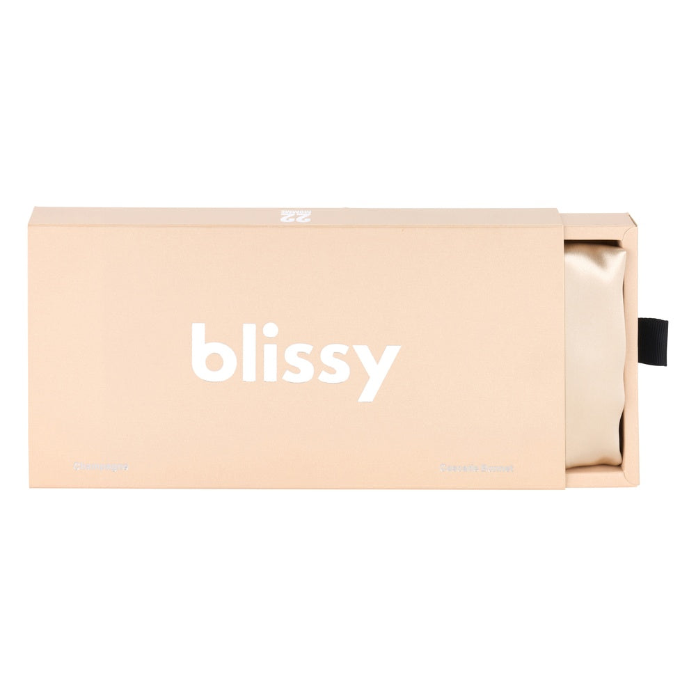 Blissy 100% Mulberry Silk Blissy Cascade Bonnet Lifestyle – Mulberry Silk
