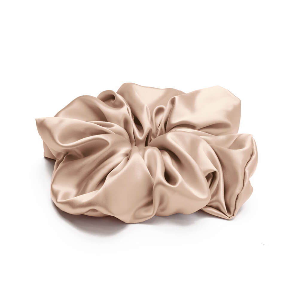 Blissy Champagne Blissy Oversized Scrunchie Lifestyle – Mulberry Silk