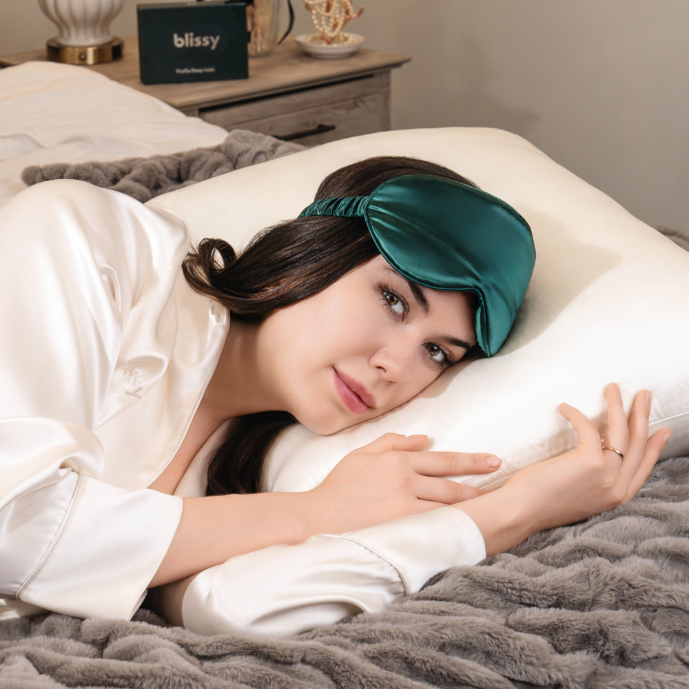 Emerald Sleep Mask Close-Up – Blissy 22 Momme Silk