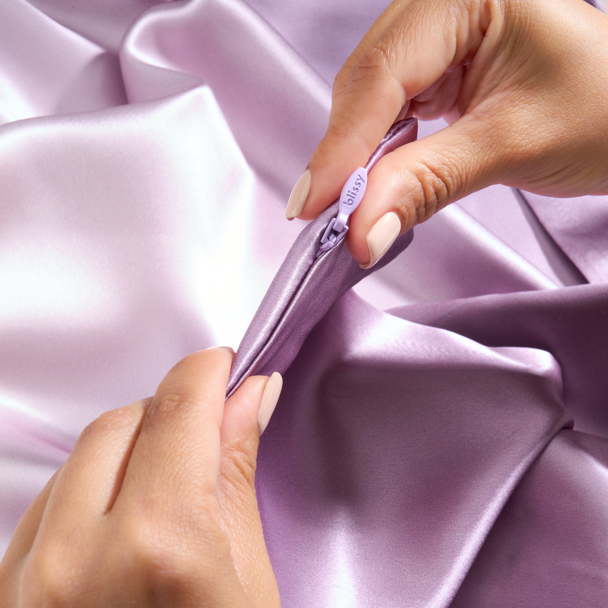 Blissy King Lavender Ombre Pillowcase Lifestyle – Mulberry Silk