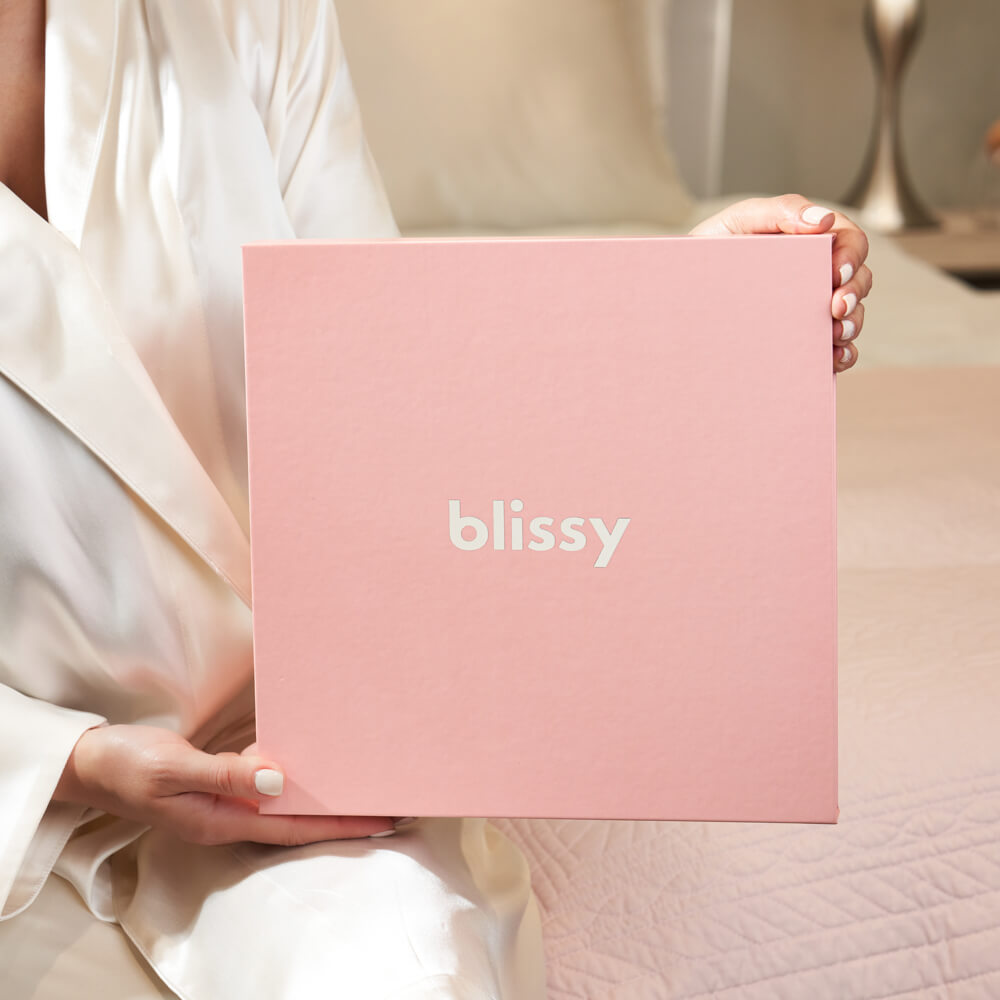 Blissy Rose Gold Silk Blissy Dream Set Detail – Standard