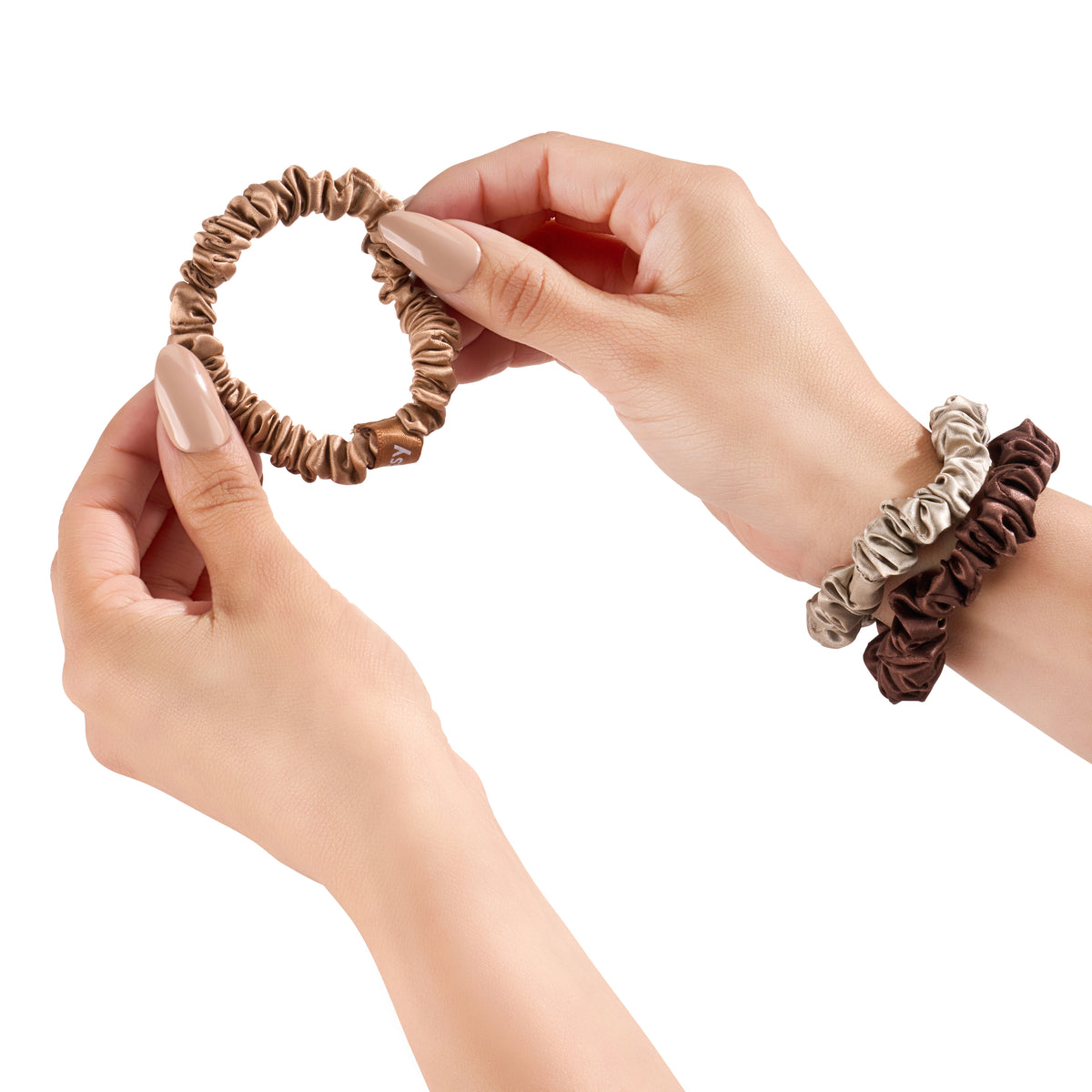 Blissy Taupe, Cinnamon, Brown Blissy Skinny Scrunchies Lifestyle – Mulberry Silk