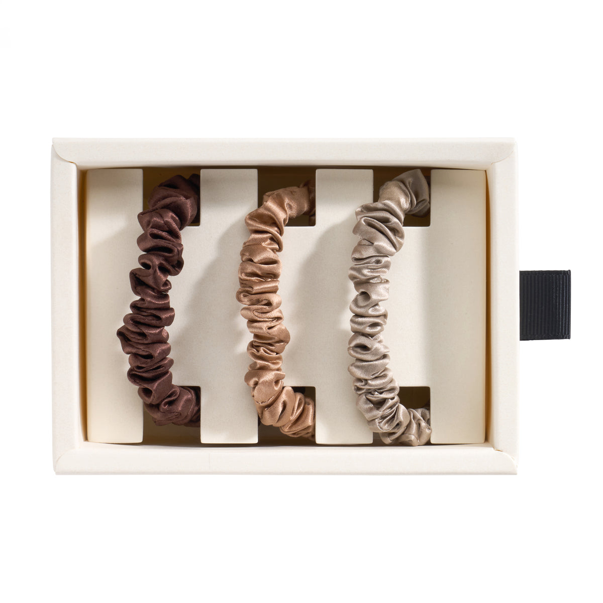 Blissy Taupe, Cinnamon, Brown Blissy Skinny Scrunchies Lifestyle – Mulberry Silk