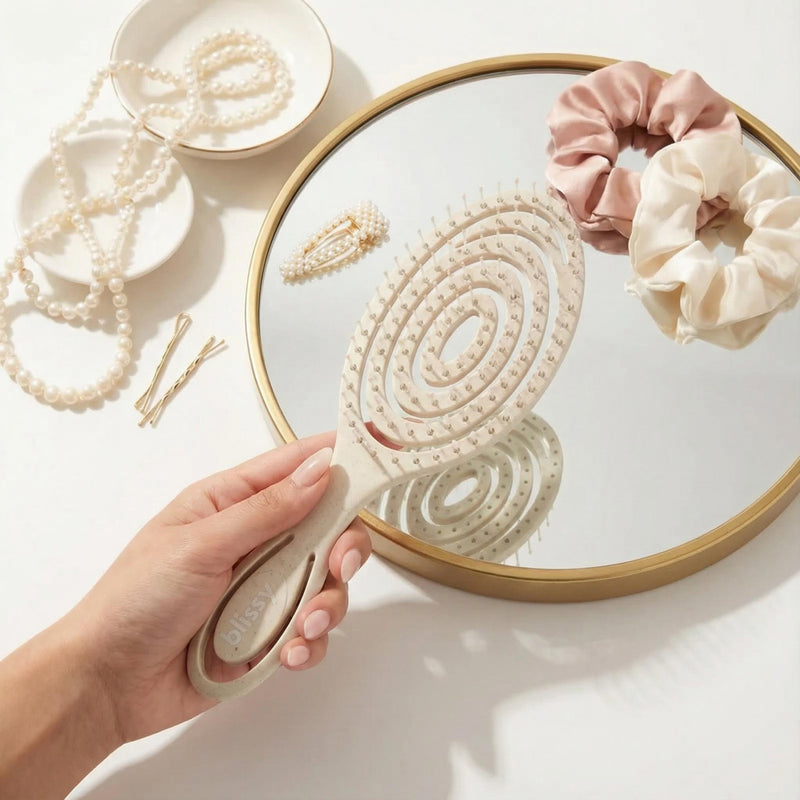 Blissy Detangling Brush - Cream