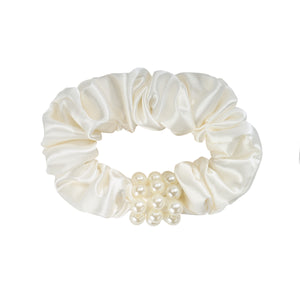 Blissy Petite Pearl Scrunchies - White