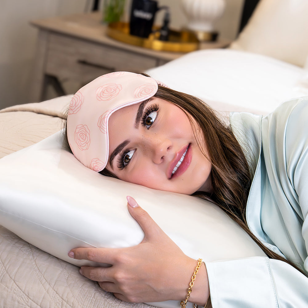 Blissy Wicked Sleep Mask Lifestyle – Mulberry Silk