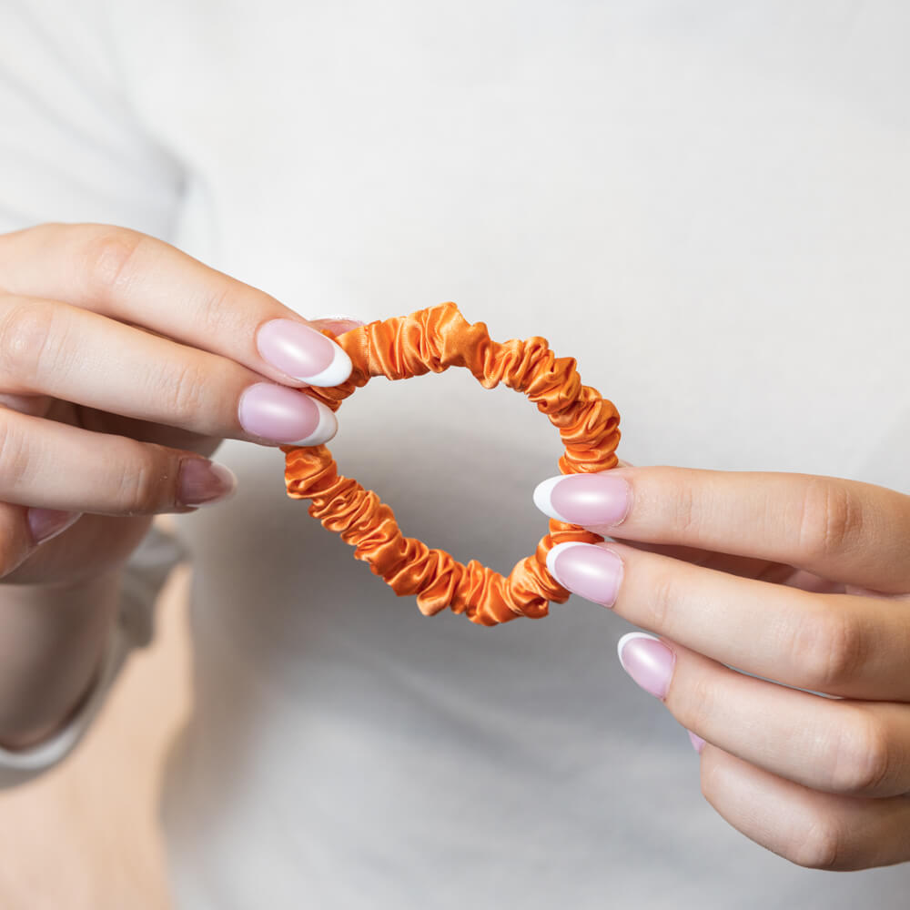 Blissy Coral Silk Blissy Skinny Scrunchies Detail –