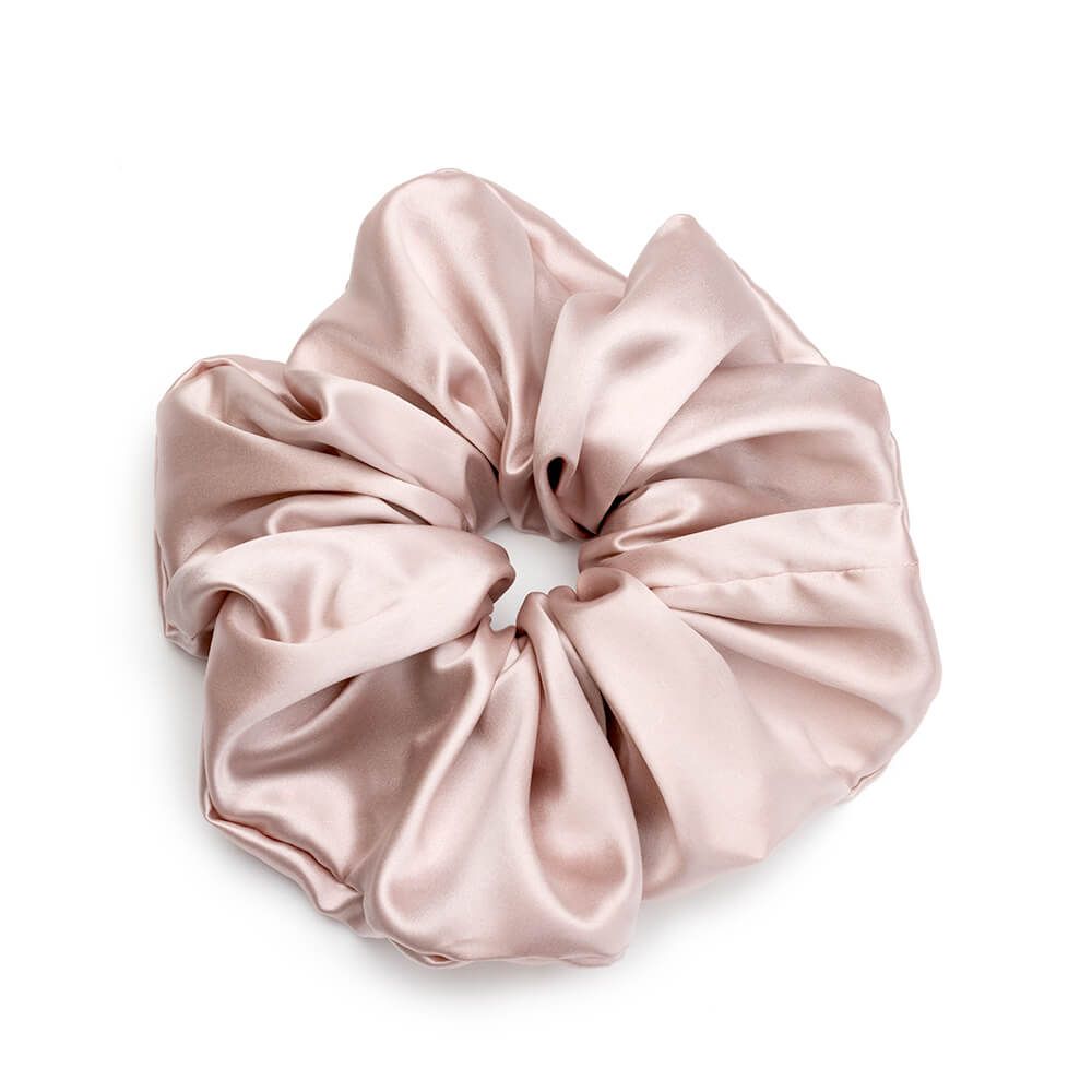 Blissy 100% Mulberry Silk Hair Tie Blissy Oversized Silk Scrunchie Lifestyle – Mulberry Silk