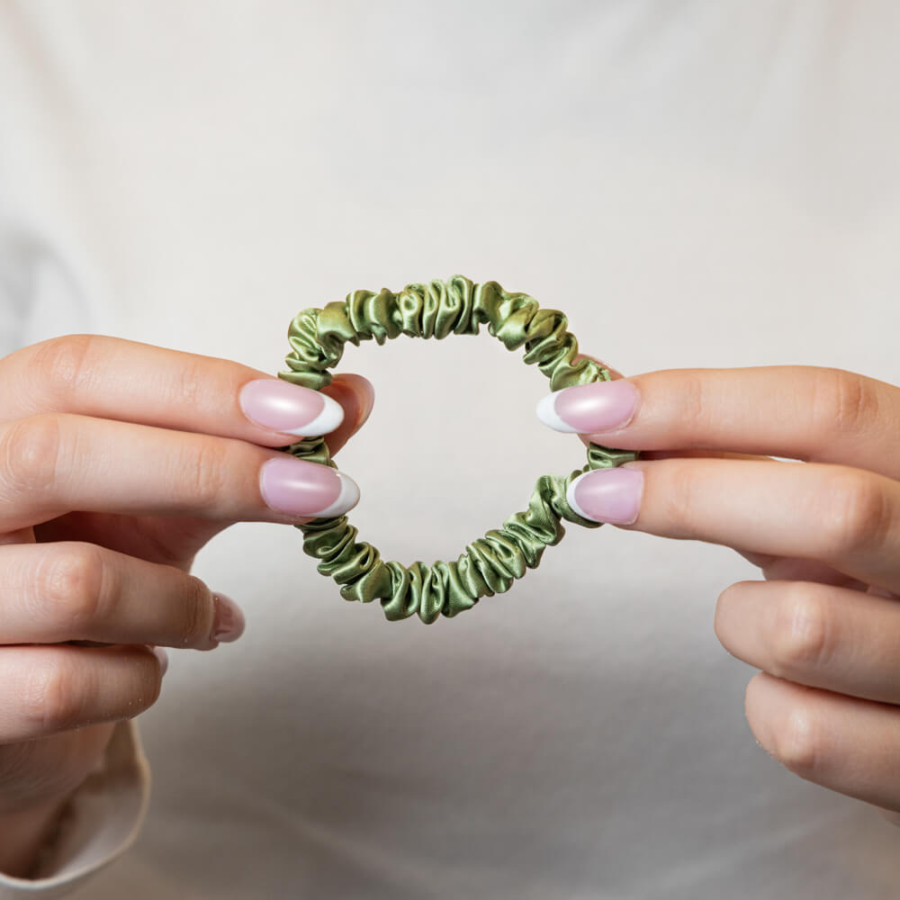 Blissy Olive Silk Blissy Skinny Scrunchies Detail –