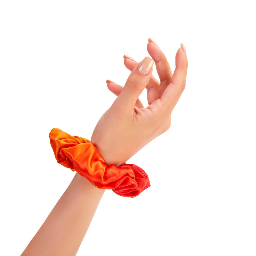 Blissy Orange Ombre Blissy Scrunchies Lifestyle – Mulberry Silk