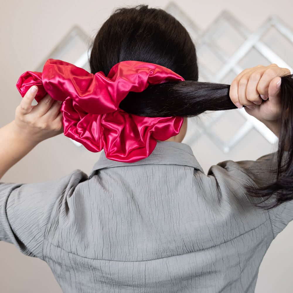 Hibiscus Blissy Oversized Scrunchie Close-Up – Blissy 22 Momme Silk