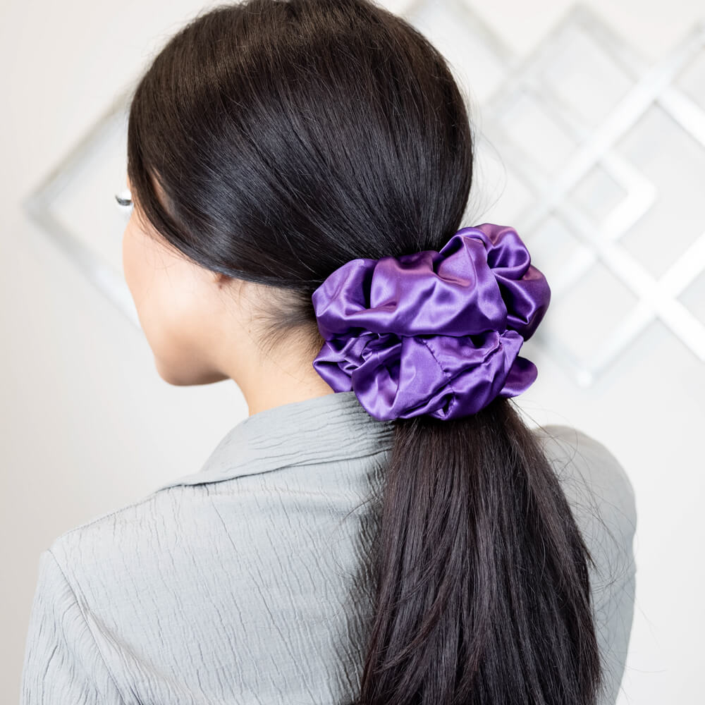 Orchid Blissy Oversized Scrunchie Close-Up – Blissy 22 Momme Silk